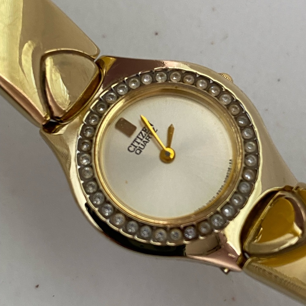 Vintage Citizen Quartz Watch Diamond Bezel Bangle Bracelet 5920-s92324